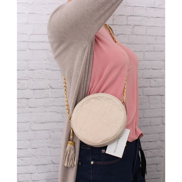 Chanel Round White Lambskin Leather Shoulder Bag Handbag Purse Gold A4934 - Picture 3 of 11
